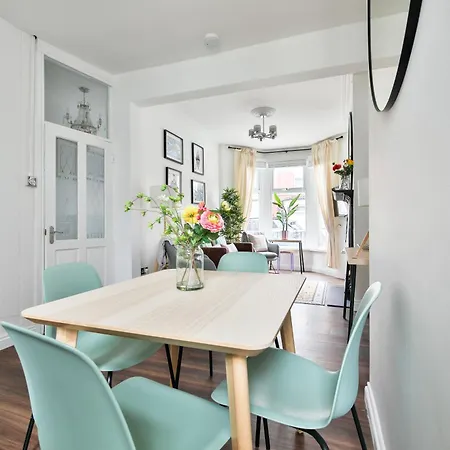 Fresh Cardiff Bay 2 Bedroom House- 3 Tv'S Exterior photo