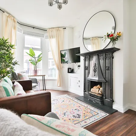 Fresh Cardiff Bay 2 Bedroom House- 3 Tv'S Exterior photo