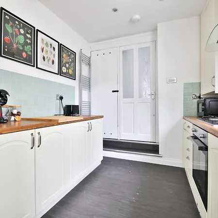 Fresh Cardiff Bay 2 Bedroom House- 3 Tv'S Exterior photo