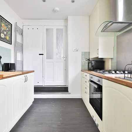 Fresh Cardiff Bay 2 Bedroom House- 3 Tv'S Exterior photo