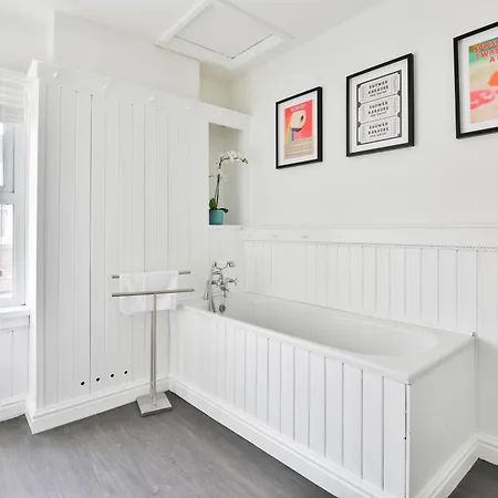 Fresh Cardiff Bay 2 Bedroom House- 3 Tv'S Exterior photo