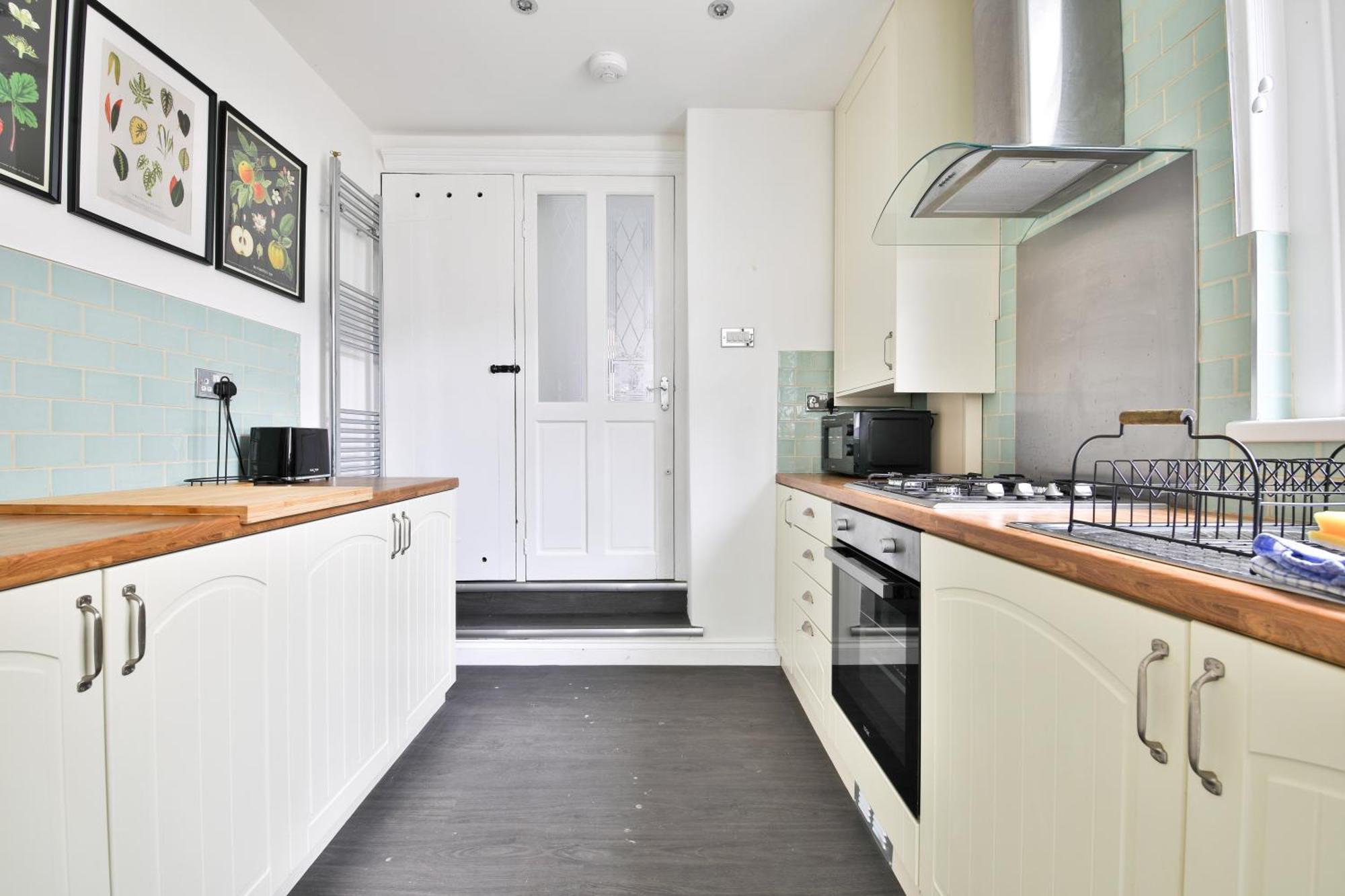 Fresh Bay 2 Bedroom House- 3 Tv's