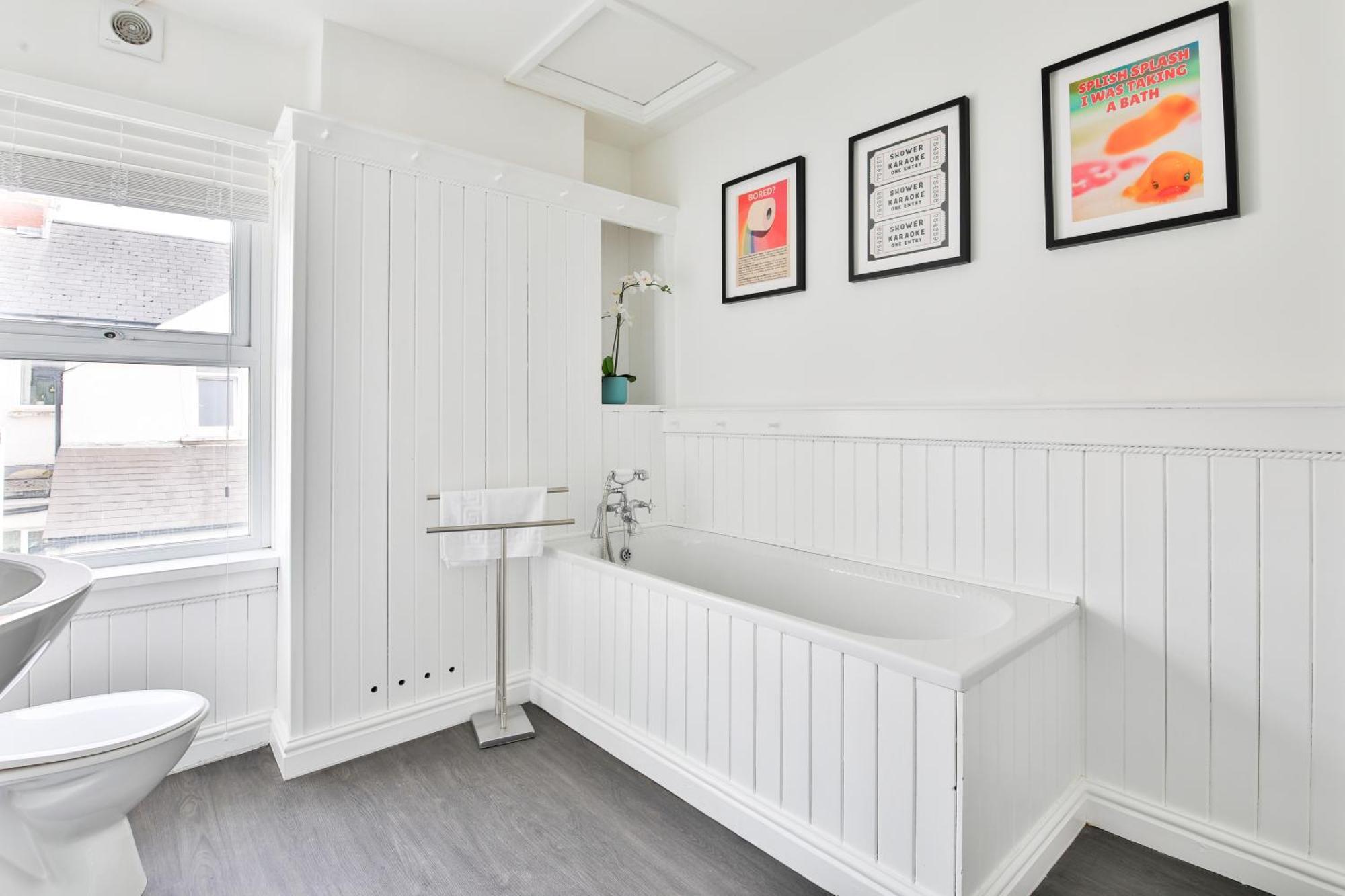 Fresh Bay 2 Bedroom House- 3 Tv's Cardiff
