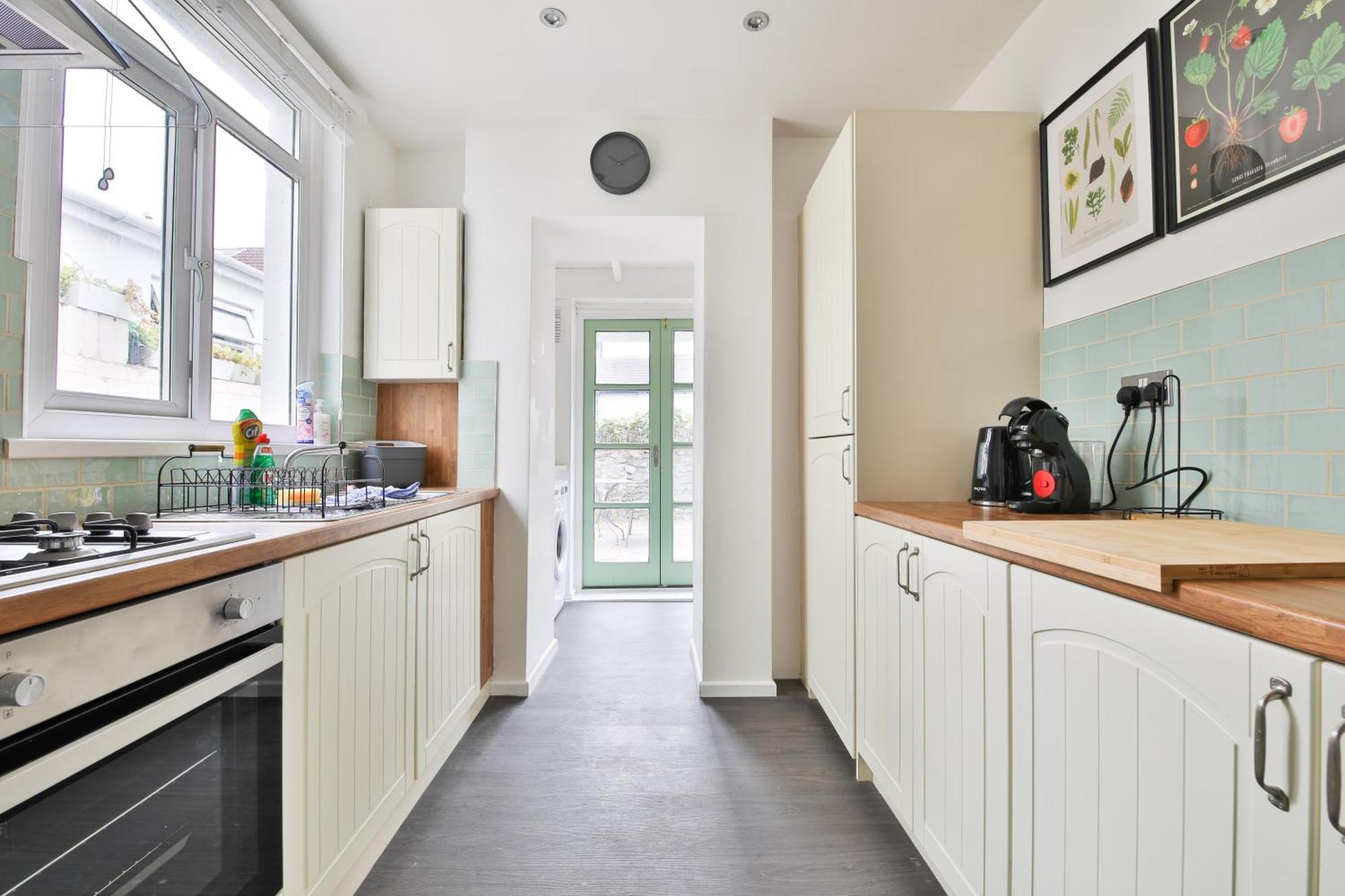 Fresh Bay 2 Bedroom House- 3 Tv's * Cardiff
